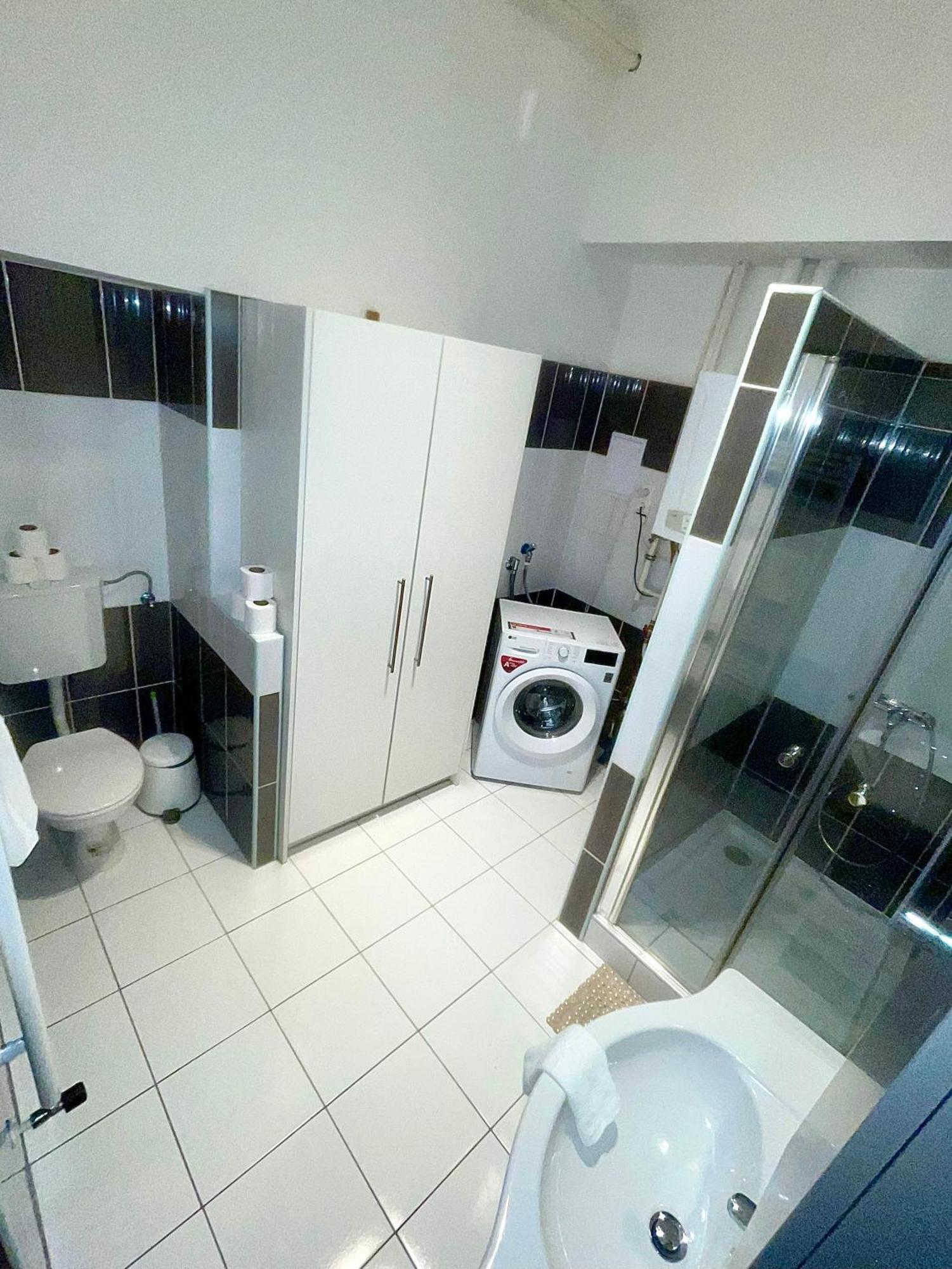 Vivien Apartment Budapest Esterno foto